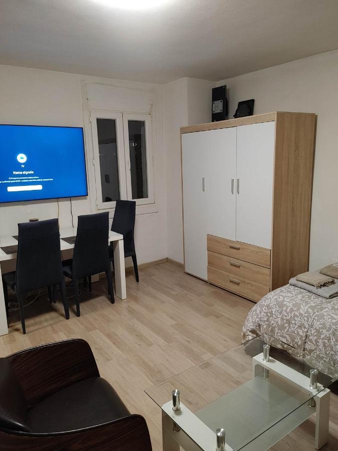Tomy Lägenhet Koper Exteriör bild